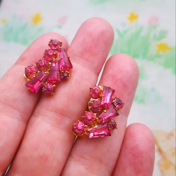 🌙1930's ArtDeco Pink CzechGlass Screwback Earrings - Picture 2 of 13